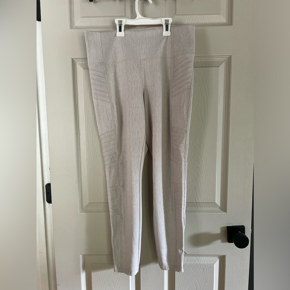 💰⬇️ CLOSET CLEAROUT Athleta Delancey Textured Moto Tight Leggings – Large